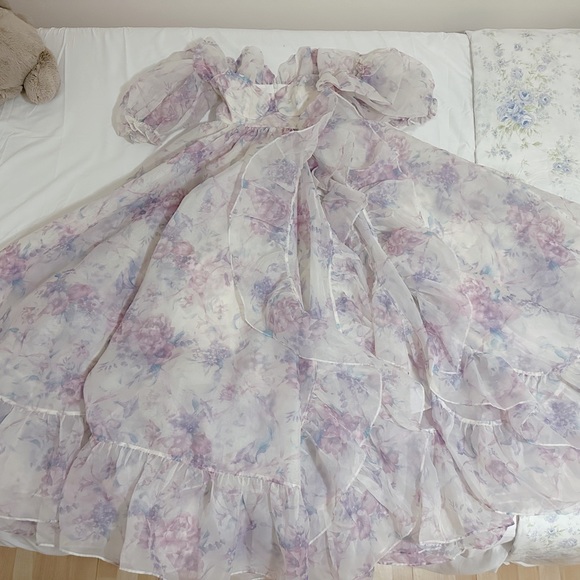 Selkie the ribbon dancer gown - Picture 3 of 9